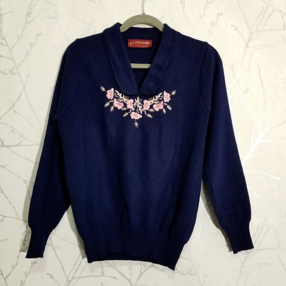 Vintage Sweaters - Pitlochry Scotland Navy Floral Embroidered Sweater